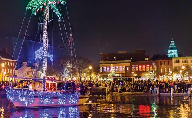 An Annapolis Tradition: The Eastport Yacht Club Lights Parade